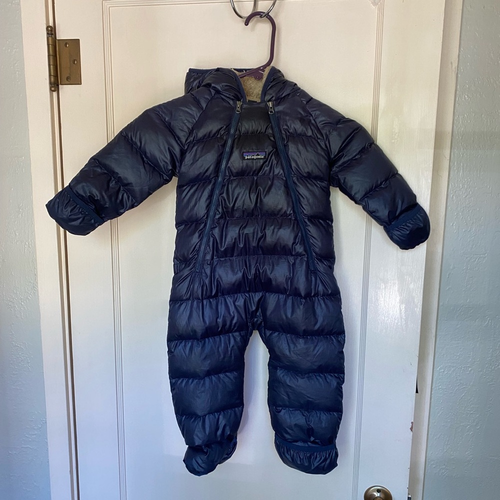Patagonia infant hi-loft down sweater bunting (one piece snow suit)